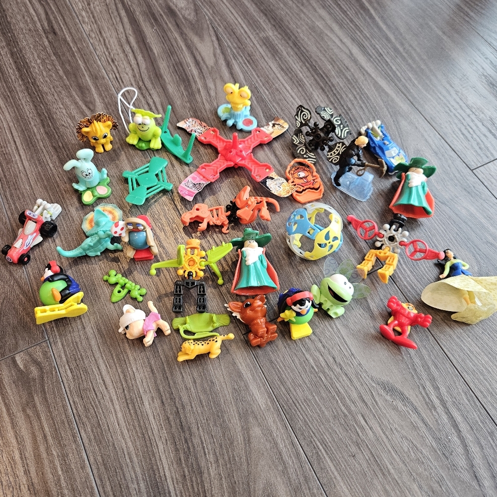 Lot of 25 Kinder Egg Surprise Toys